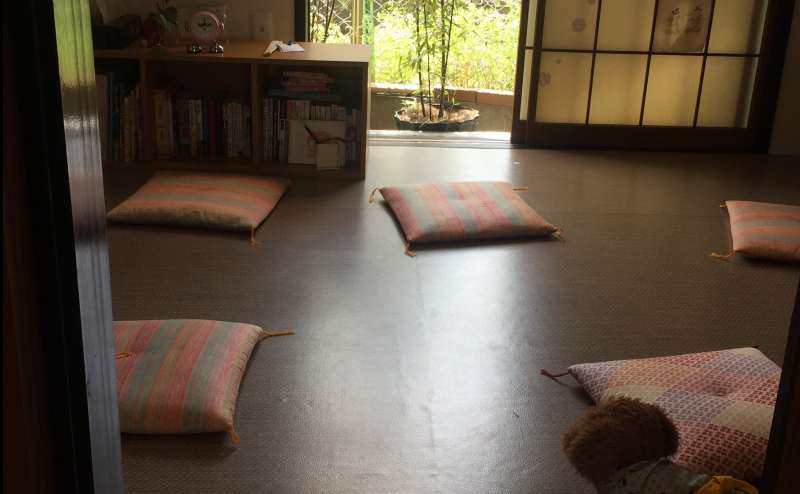 和室はテーブルをかたずければ広々とお使い頂けます。