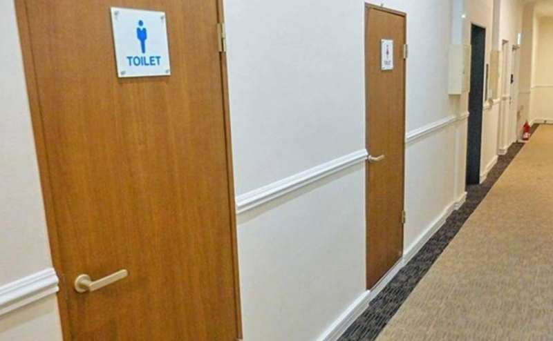 トレイは男女別です