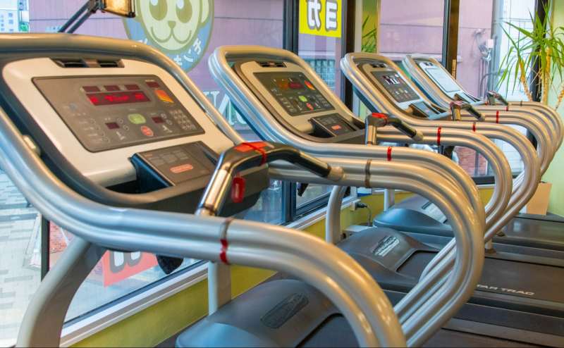 ランニングマシン４台　