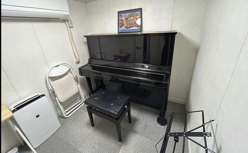 東京　下北沢　小田急線　井の頭線 アップライトピアノ設置の防音スタジオ