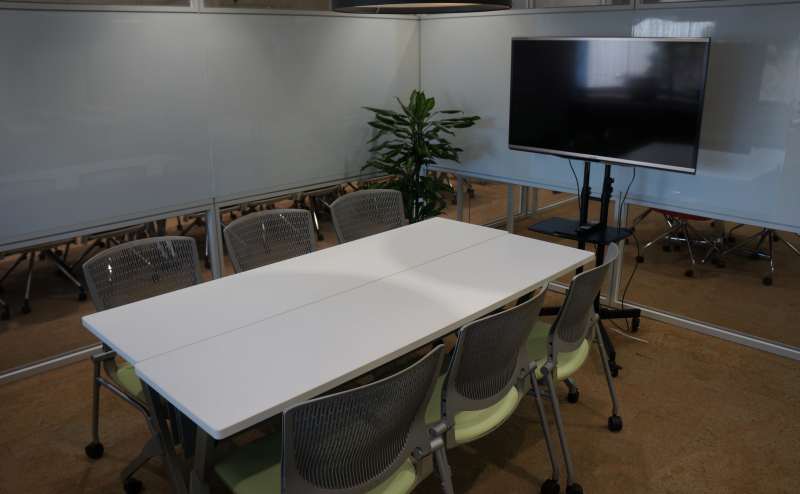 【九段下駅徒歩30秒】会議室（6名）