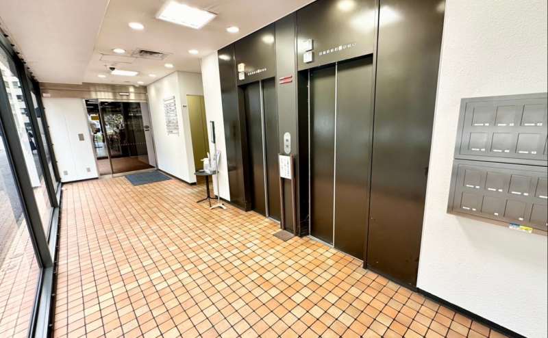 【1階エレベーターホール】 - TIME SHARING 竹橋 廣瀬第2ビル B1Fの写真