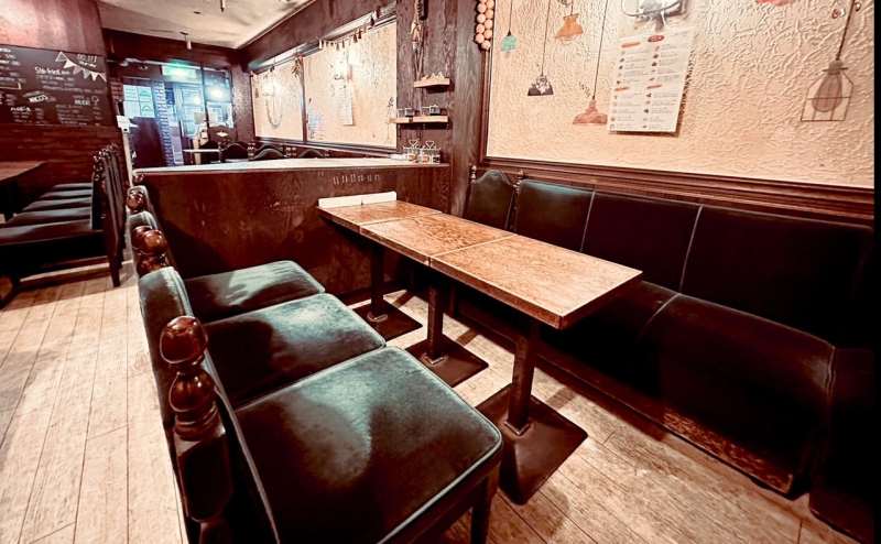 喫茶店の様々なシーンで