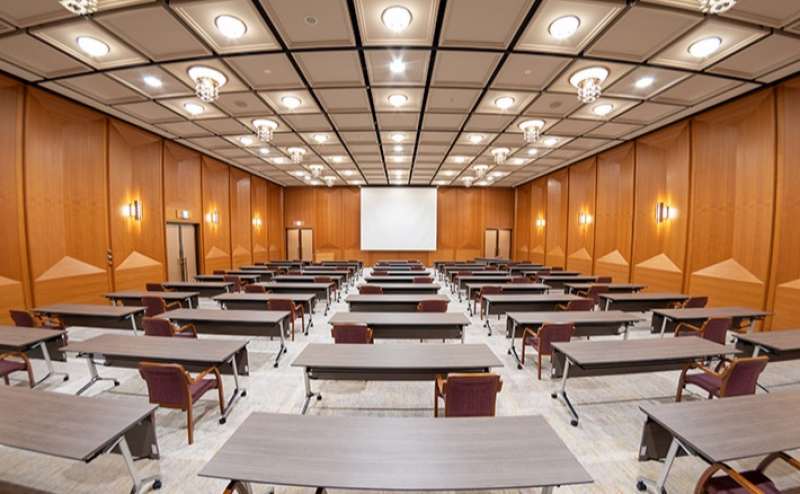 レンタルスペース 【心斎橋】地下鉄長堀橋駅直上 アクセス抜群のコンベンションルーム 基本120名収容 Wi-Fi無料 大型スクリーン/会議 パーティー 研修会 セミナー等に/JEC日本研修センター心斎橋