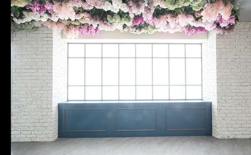 自然光の吊り下げドライフラワーブース