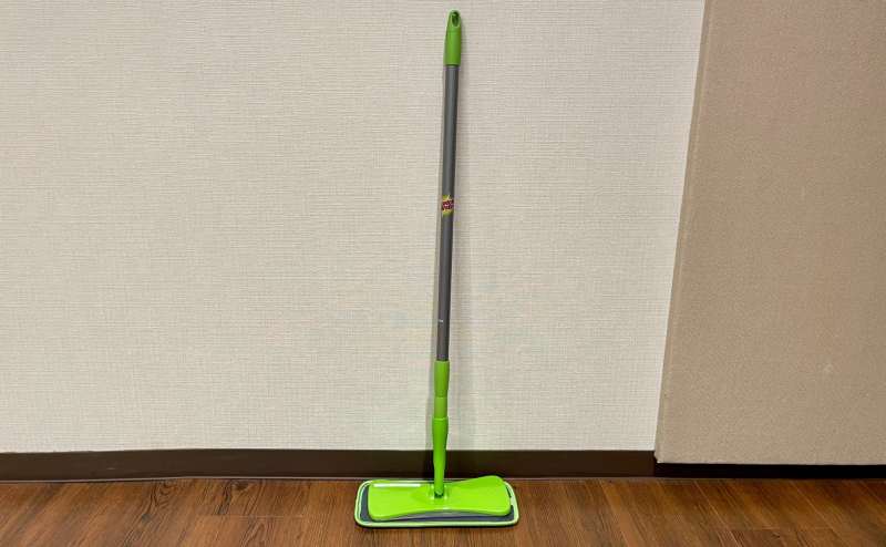 【室内にモップもご用意しています】 - TIME SHARING 四谷 ダンスルーム7Dの写真