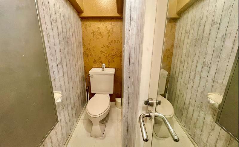 トイレも広々。