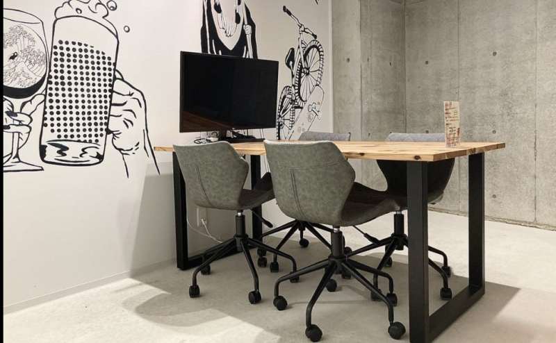 別階の会議室利用(2,200/1h)も可能です！