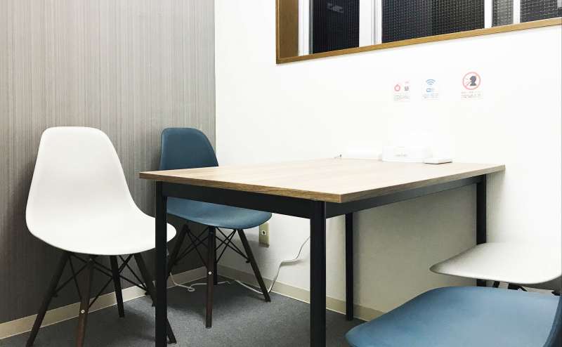 【池袋駅C1出口が目の前】（高速WiFi無料）カラメル・池袋西口店 F室（グレー）