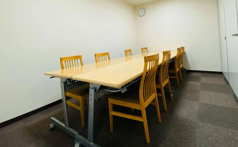 明るいスペースで会議もスムーズに進みます。