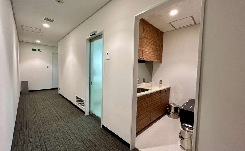 【給湯室とお手洗いは共用部にございます。】