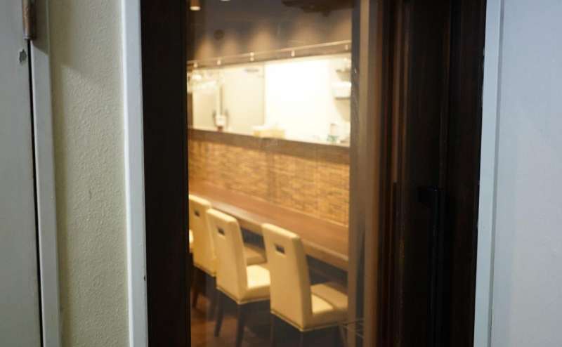 キッチン設備充実のレストランバー/WiFi、電源、PJ完備でセミナーや、歓送迎会、動画撮影も◎のアクセス6