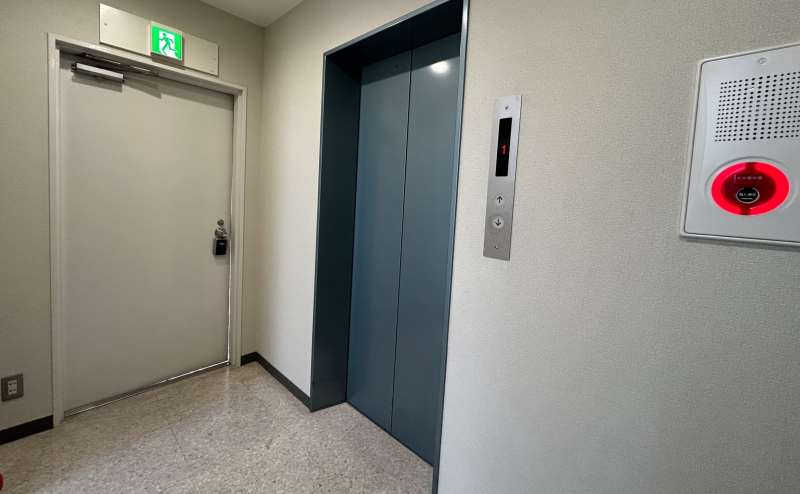 【6階エレベーターホール】 - TIME SHARING 浅草SCRビル 6Aの写真