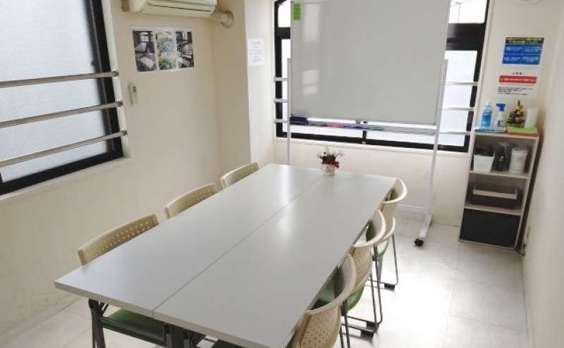 PSP会議室 大宮【大宮駅東口徒歩４分】★最安値★完全個室で明るい  小会議室／セミナールーム