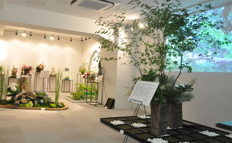 『アート・イベントスペースとしての使用例』 プロジェクターやスピーカーなどもご利用いただけます。