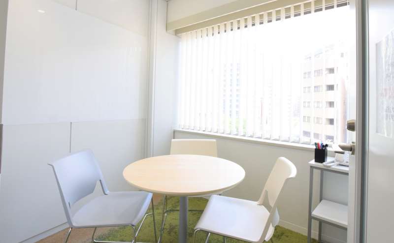 【九段下駅徒歩30秒】打ち合わせ個室（3名）