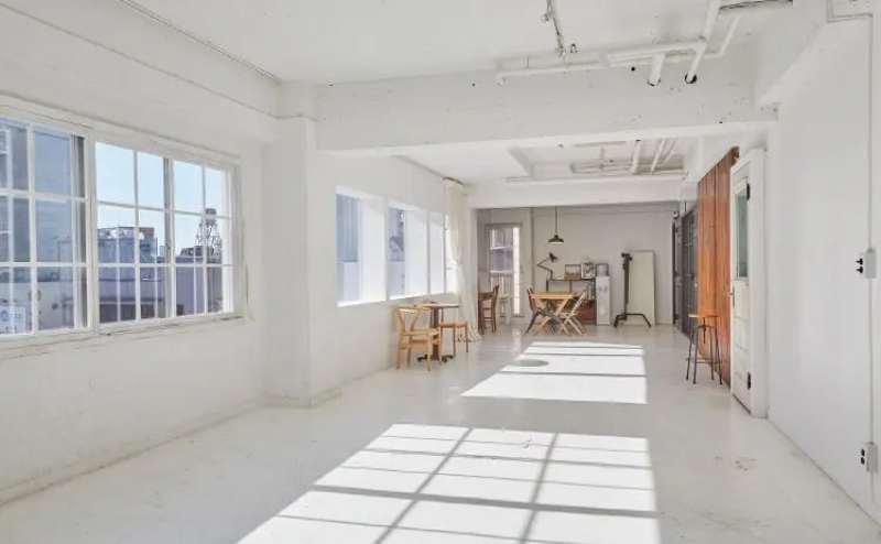 広さ92㎡。最大50名様収容、20名様着席可能で展示会や教室、イベントにもご利用いただけます