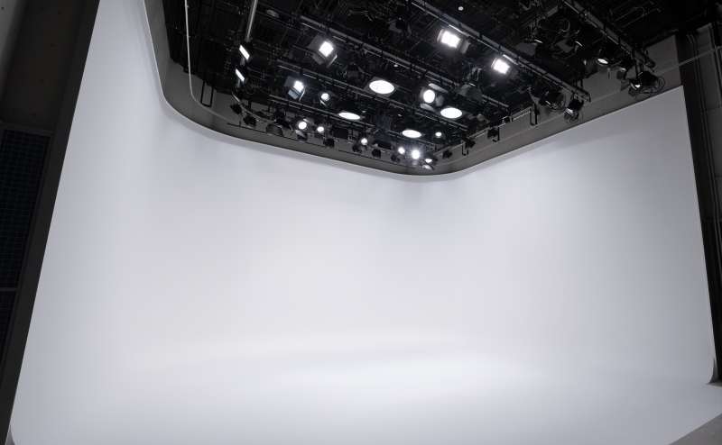 完全防音　大型白ホリスタジオ　大阪　豊中　同録可能