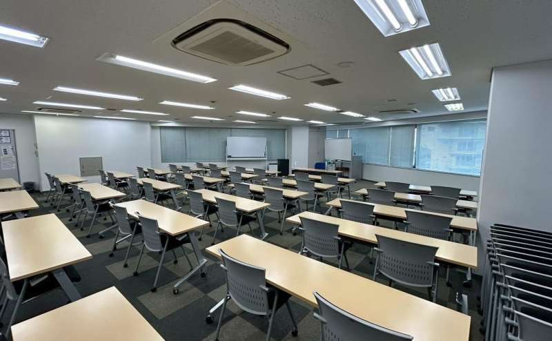 【ホワイトボード、演台、OAタップ、Wi-Fiは無料でご利用可能です！】