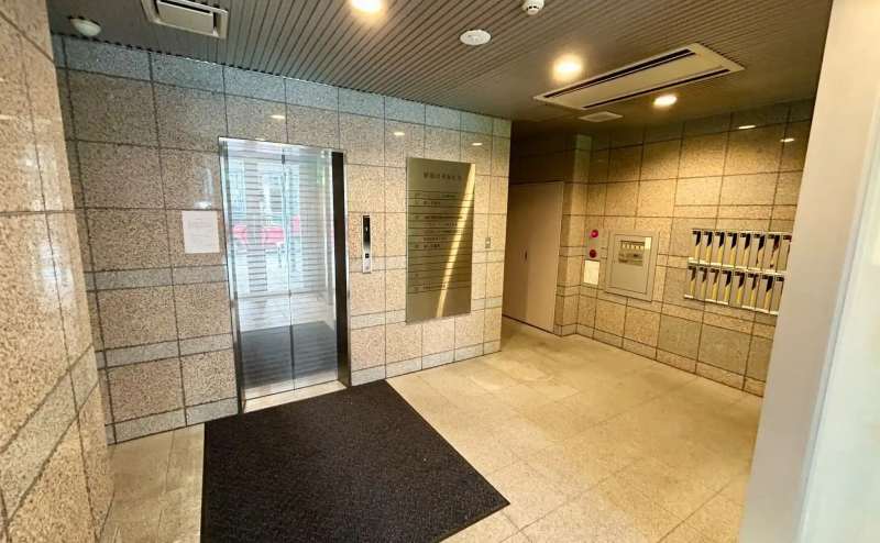 【1階エントランス】