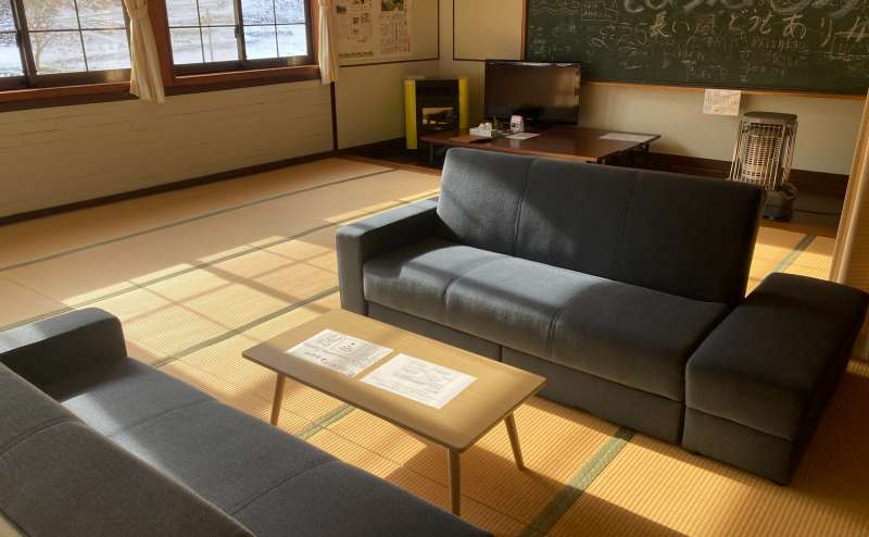 2階元教室。お部屋が空いていればご利用可能です