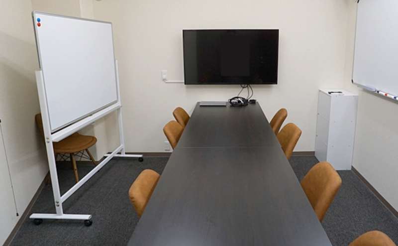 液晶モニターを見ながらのセミナーや研究会、勉強会におすすめです