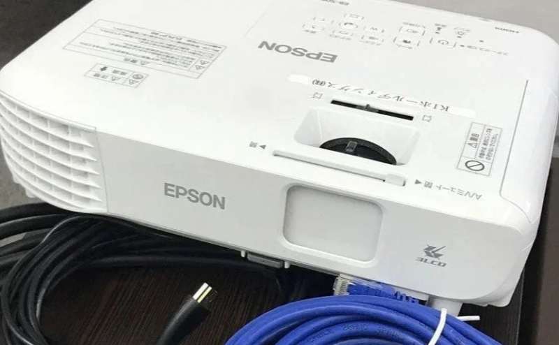 第二会議室もプロジェクター及びスクリーンを無料完備しております。