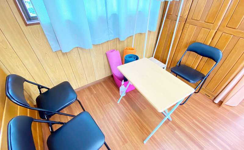 折りたたみイスと机