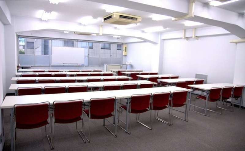 ホワイトを基調とした清潔感溢れる内装