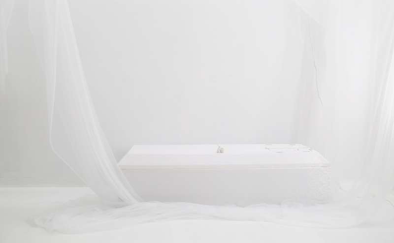 棺桶やベビーベッドなど他にはない不思議なグッズがいっぱい。