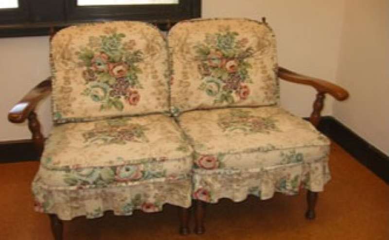 家具類も上品で落ち着きのある高級品