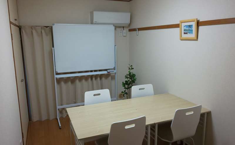 会議レイアウト基本（4名）