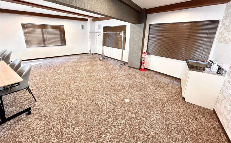 【会議室の後方は広くあいているので、荷物置き場としてご利用いただけます】 - TIME SHARING 飯田橋 第二東文堂ビル 7Fの写真