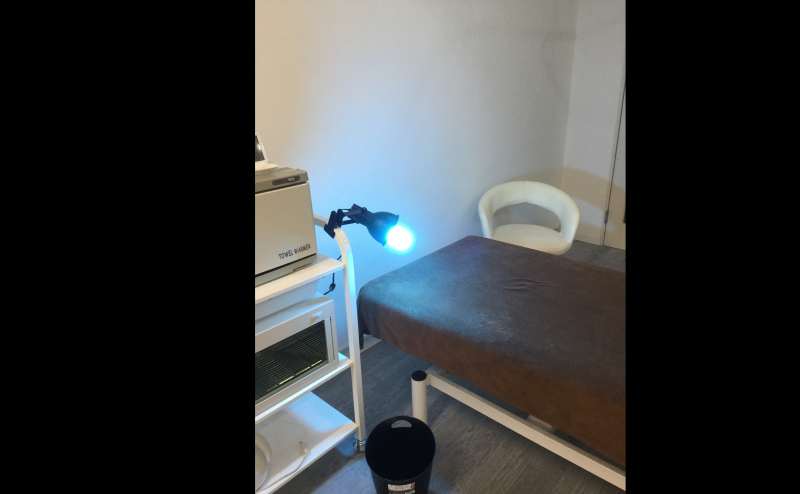 紫外線ライトで常時消毒しています