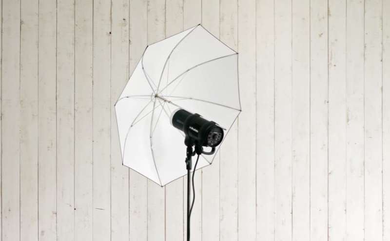 ストロボProfoto D1 500ws alr 1灯[アンブレラ、スタンド付き]。撮影機材各種格安レンタルあり