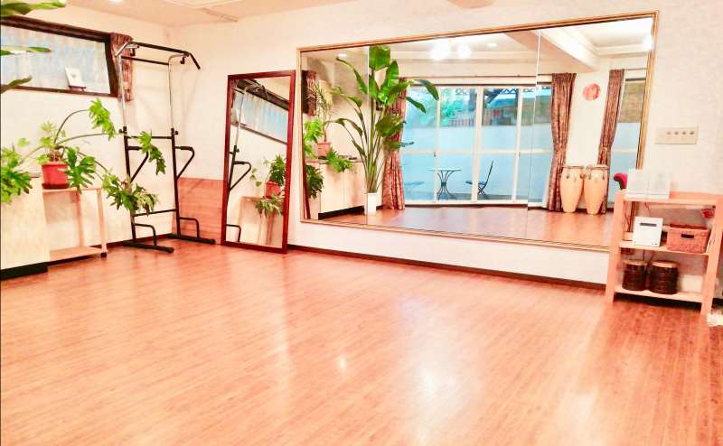 ヨガやダンスの練習、ヒーリングセッションなどに最適です