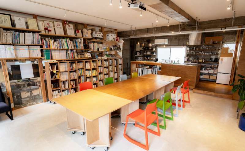 日光の入る、あたたかみのあるインテリアです。