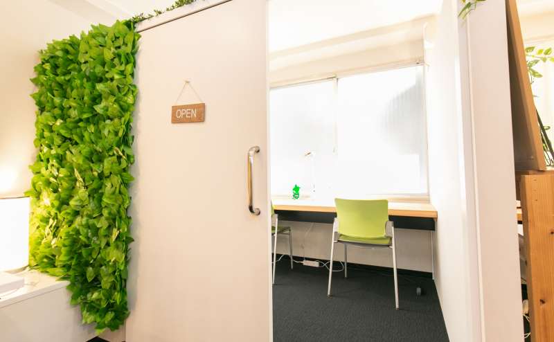 土日祝予約時は個室利用可能！荷物置きや更衣室、授乳室に。