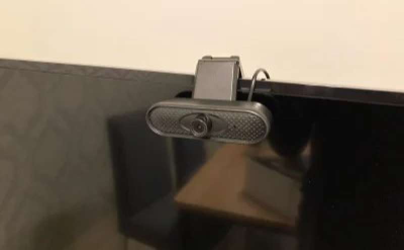 webカメラ完備。ネット会議や配信にもご利用いただけます