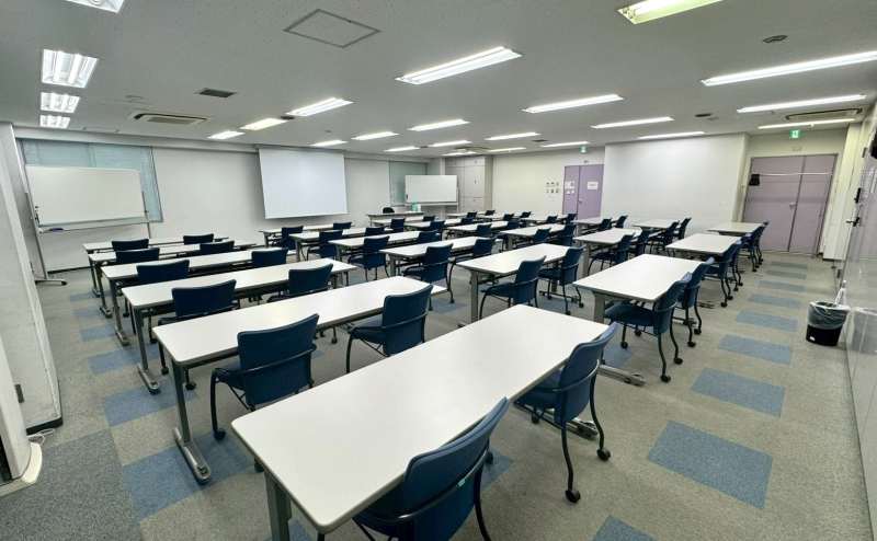 【スクール形式で48名～72名着席可能です！】