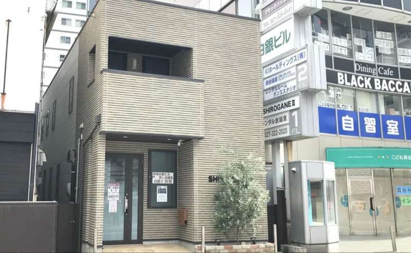 白銀ビル　別館外観（右建物は本館です）