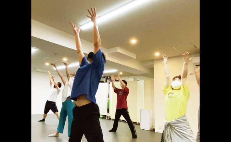 10名以上の大人数でのダンスレッスンにも最適です。練習のほか、ワークショップなども。小規模な発表会も開催できます。