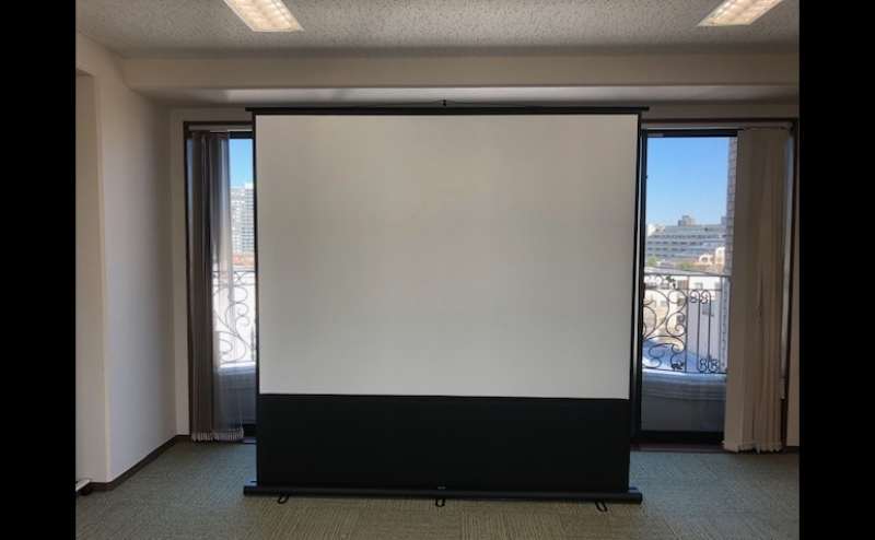 プロジェクタースクリーン(100インチ)