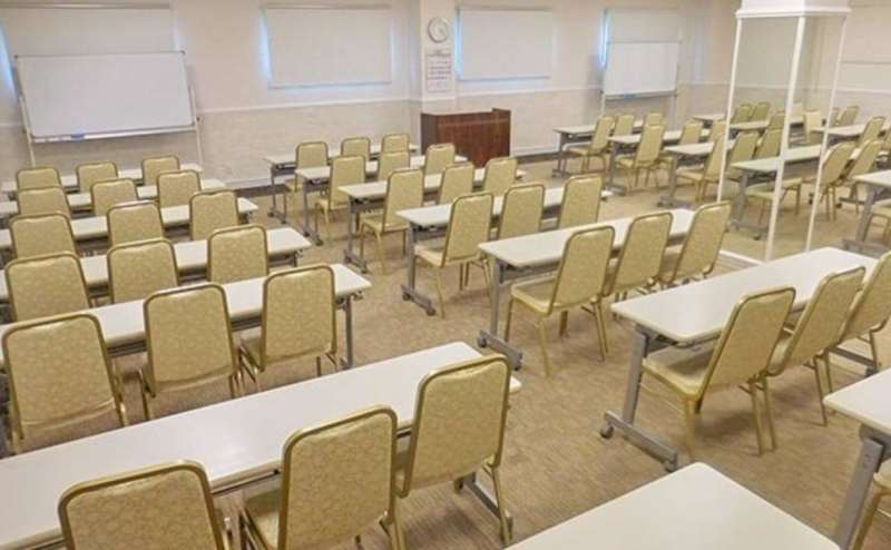 新横浜３丁目大ホール/Room1【新横浜駅徒歩4分】着席96名！駅近 ！ プロジェクター等備品無料！飲食自由！