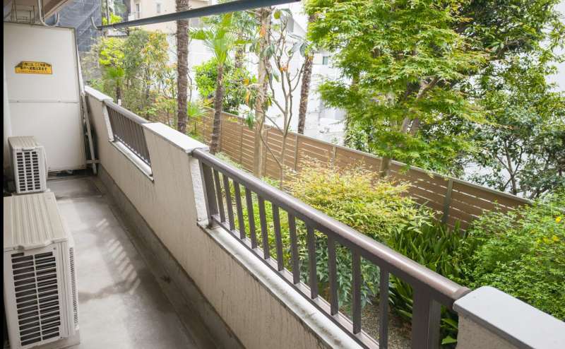 ベランダ｜緑が見えるベランダで採光も換気も◎