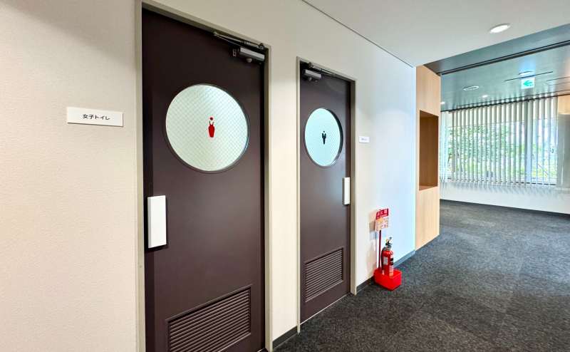 【お手洗いは1階共用部にございます。】