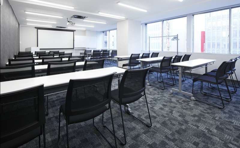 スクール形式33名着席可能 - TIME SHARING 新宿6Cの写真