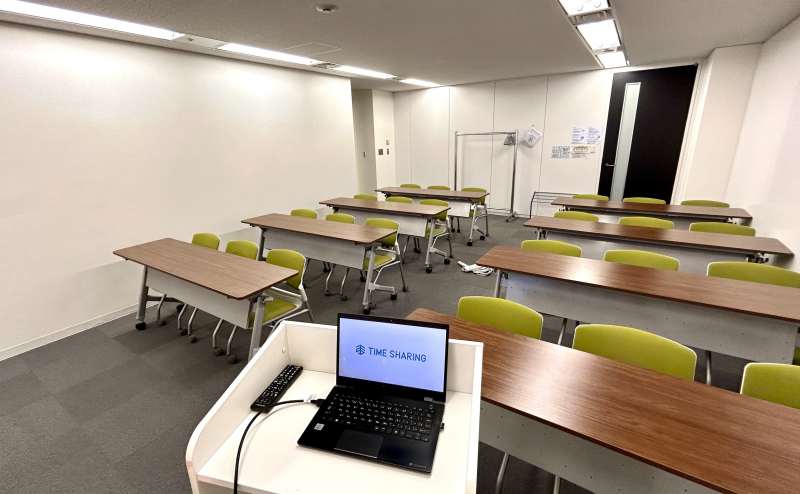 【スクール形式24名着席可能！】