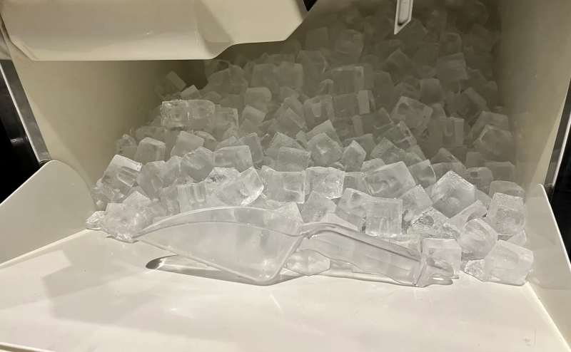 業務用製氷器完備です