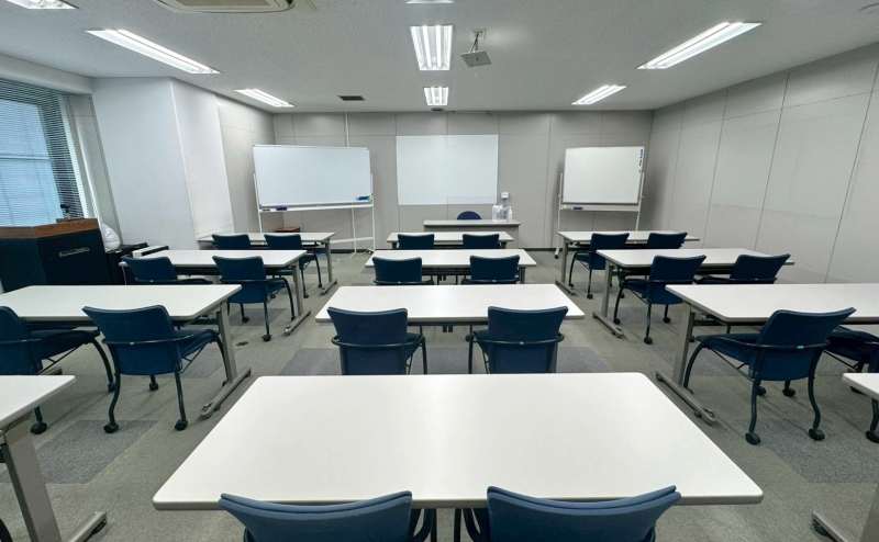 レンタルスペース 【水道橋駅 徒歩6分】会議・セミナーに最適な会議室☆無料Wi-Fiあり!  LMJ東京研修センター 3階S会議室